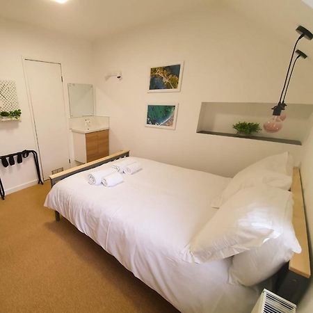 Sea Bed Guesthouse Ньюки Экстерьер фото