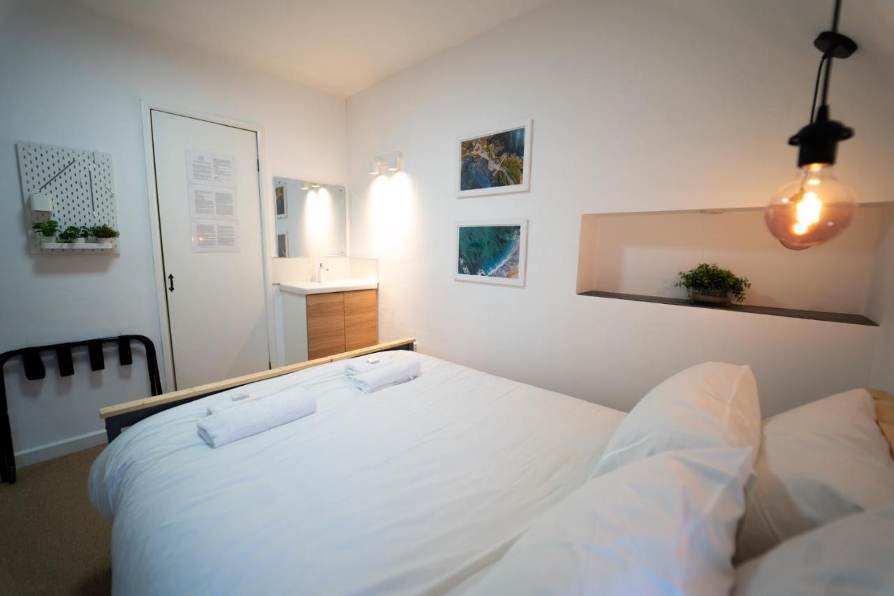 Sea Bed Guesthouse Ньюки Экстерьер фото