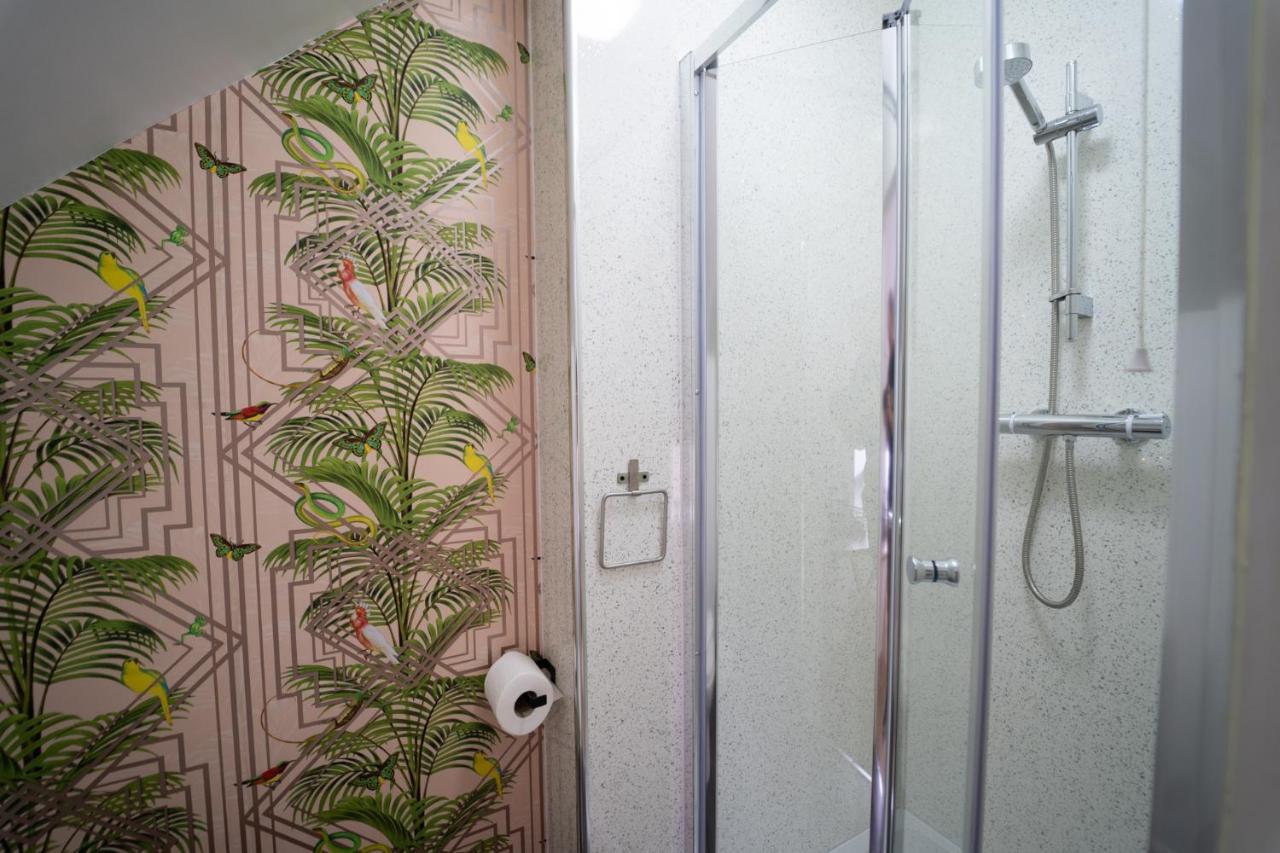 Sea Bed Guesthouse Ньюки Экстерьер фото