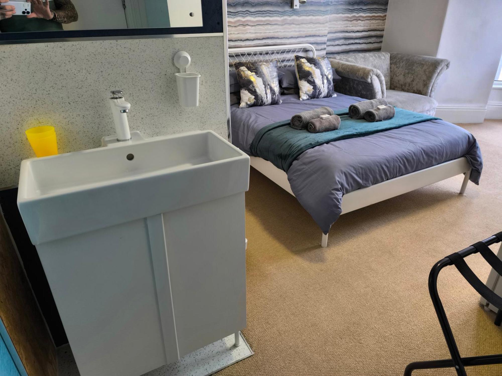 Sea Bed Guesthouse Ньюки Экстерьер фото